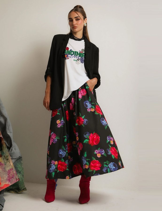 Pearl skirt roses