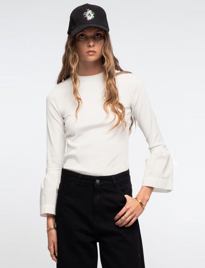 Petunia top white
