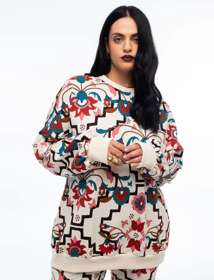 Romancer sweater top
