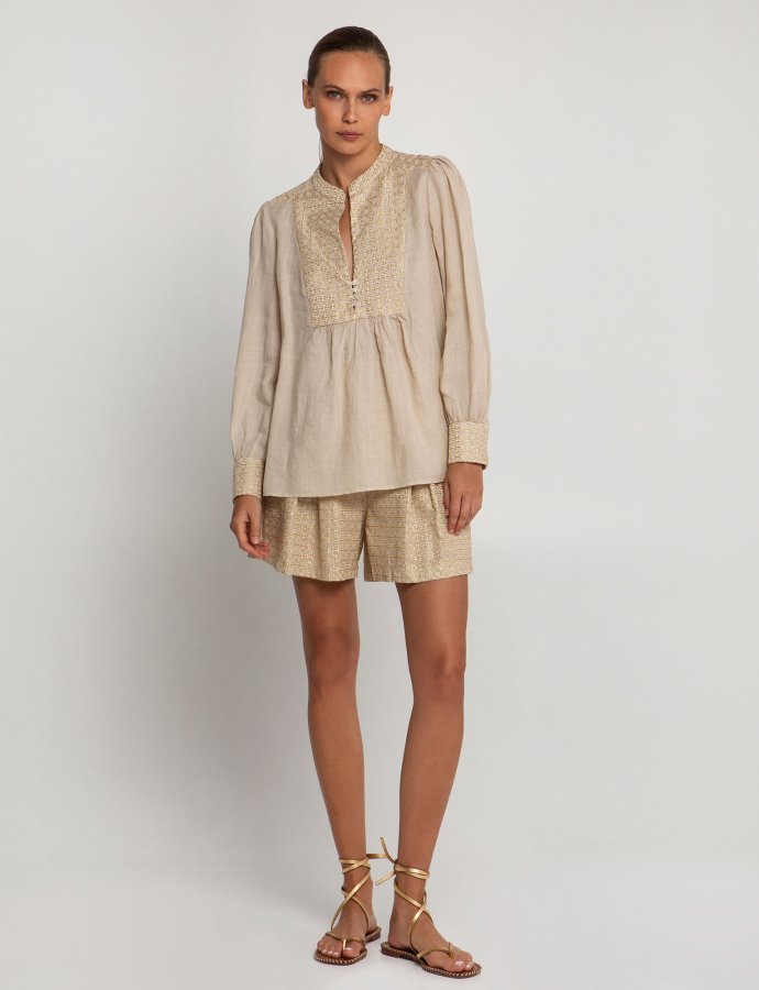 Cross embroidered pleated bermuda shorts beige-gold