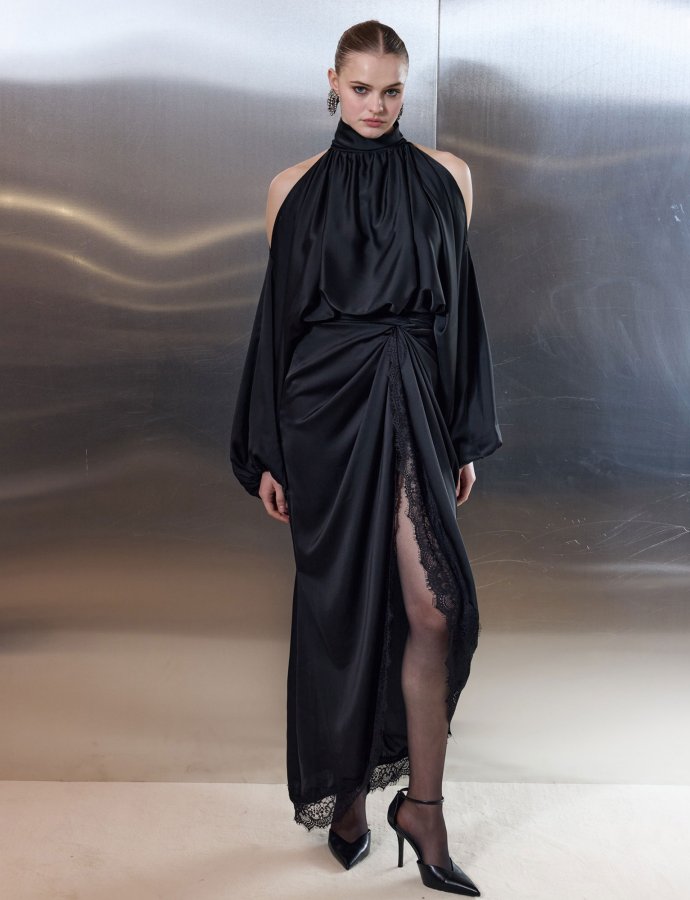 Sweet romance wrap satin lace skirt black