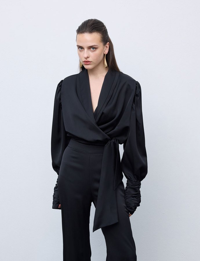 Total black shirt top