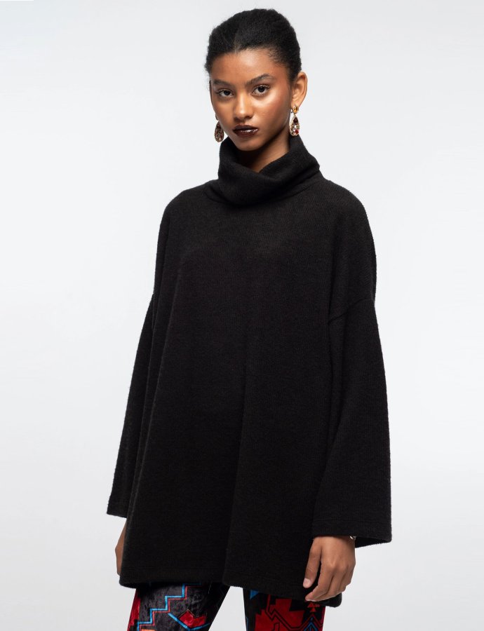 Tranquil turtleneck top black
